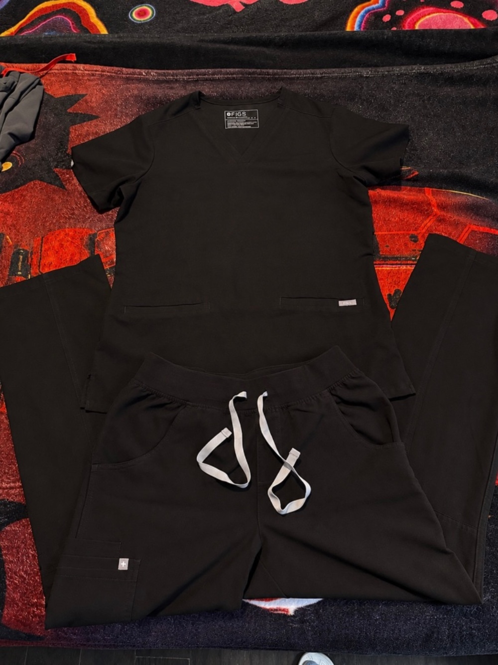 FIGS Black Scrub Set